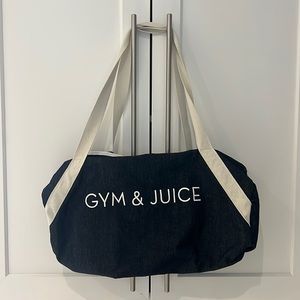 💫 HOST PICK NWOT GYM AND JUICE DUFFLE